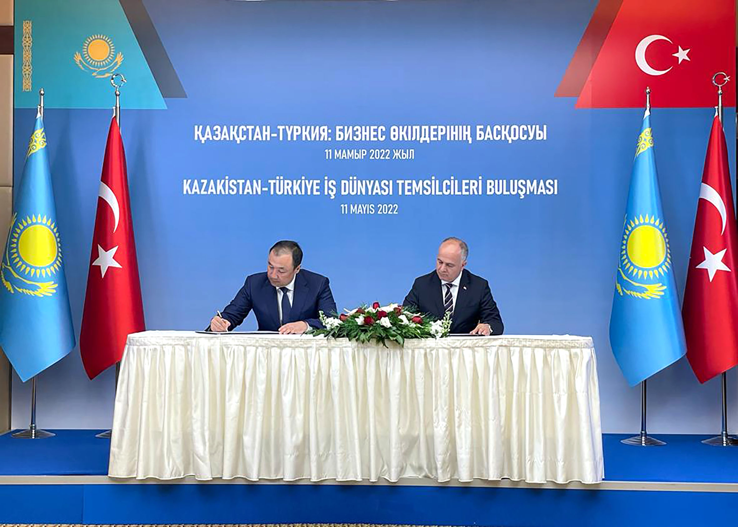 Сенат Казахстана одобрил ратификацию договора о транспортных связях с Турцией.